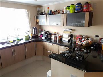 Casa Alto Padrão em Cotia Granja Viana 2 dormitórios R$ 598.000,00