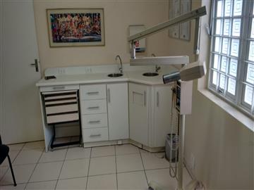 Salas Comerciais - 1422017 Salas Comerciais Sala para dentista em uma clinica dentaria no centro, com ligação de agua e compressor R$ 1.000,00